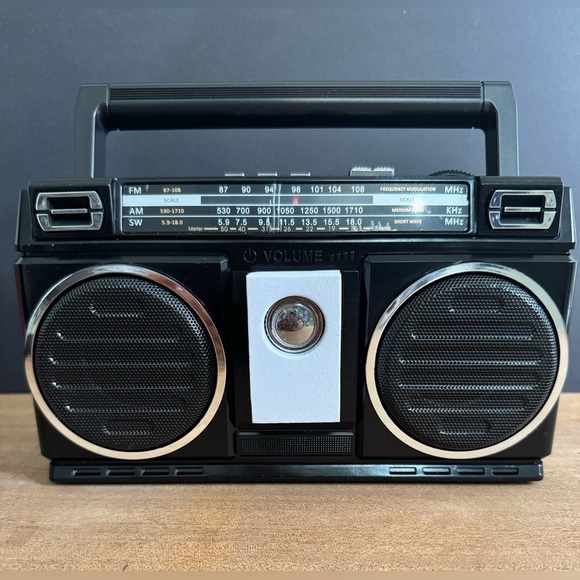 NIB Prunus J-750S Portable Retro Vintage Solar Mini BoomBox AMFM Bluetooth - Picture 1 of 6